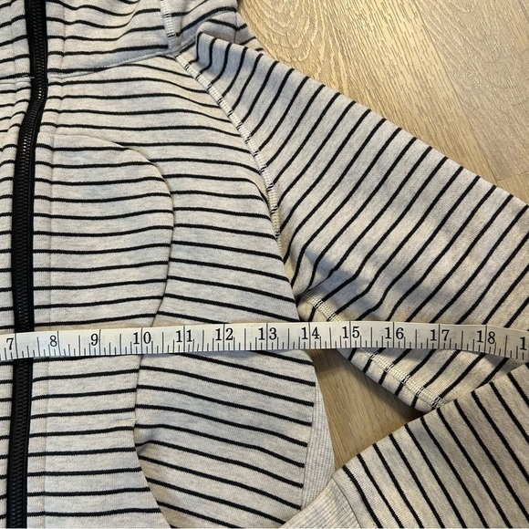Lululemon scuba hoodie with black stripes - Picture 10 of 14